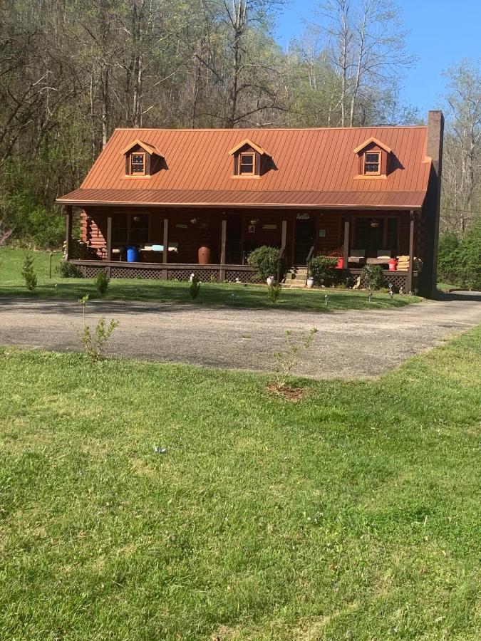 Wayne & Dottie's Cabins — photo 21