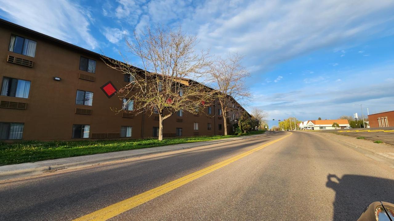 Grizzly Inn Motel — photo 10