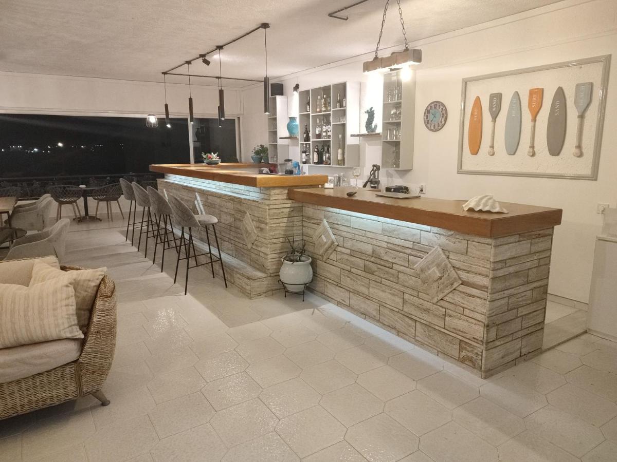 Χριστιάνα Hotel Apartments