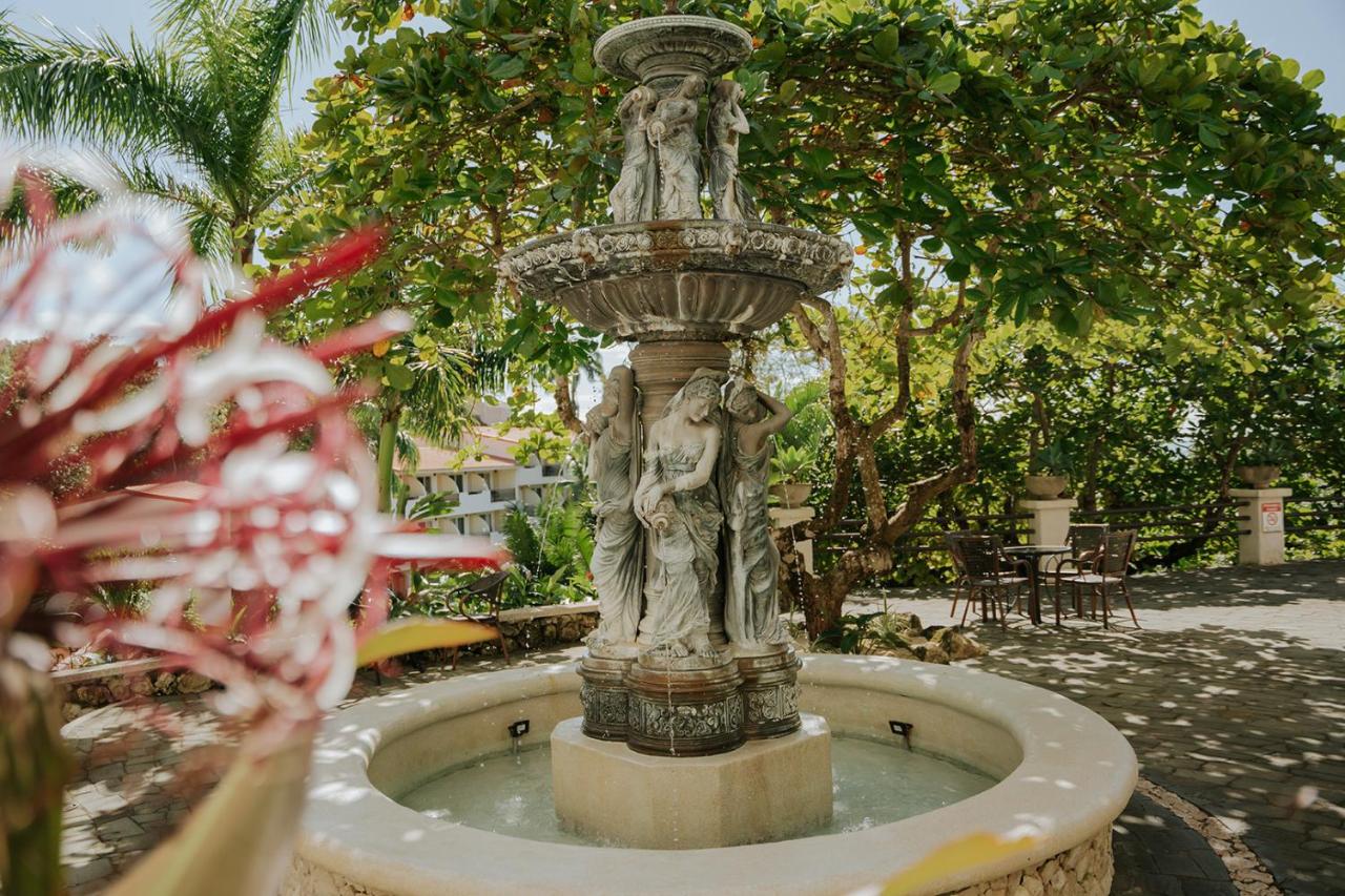 Parador Nature Resort and Spa photo