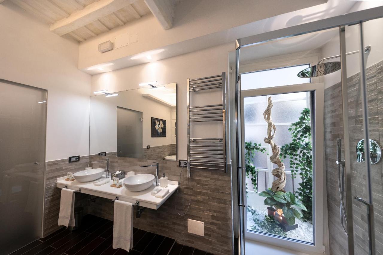 Barcaccia Luxury Suites - 3