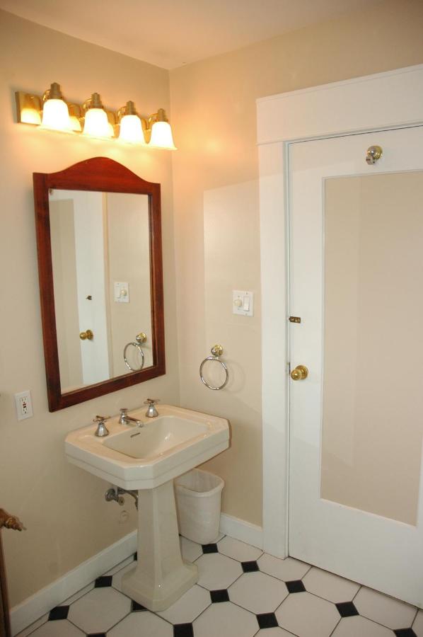 Windsor Guest House photo