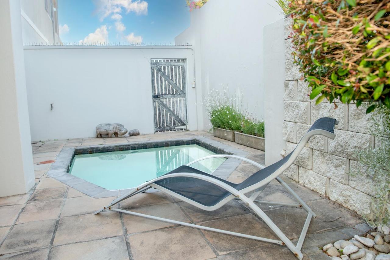 Camps Bay Guest Suite with private pool - 3