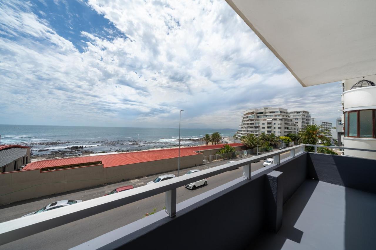 Perfect beach-side condo in Sea Point, Cape Town with ocean view