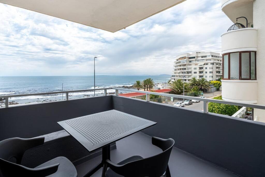 Perfect beach-side condo in Sea Point, Cape Town with ocean view - 5