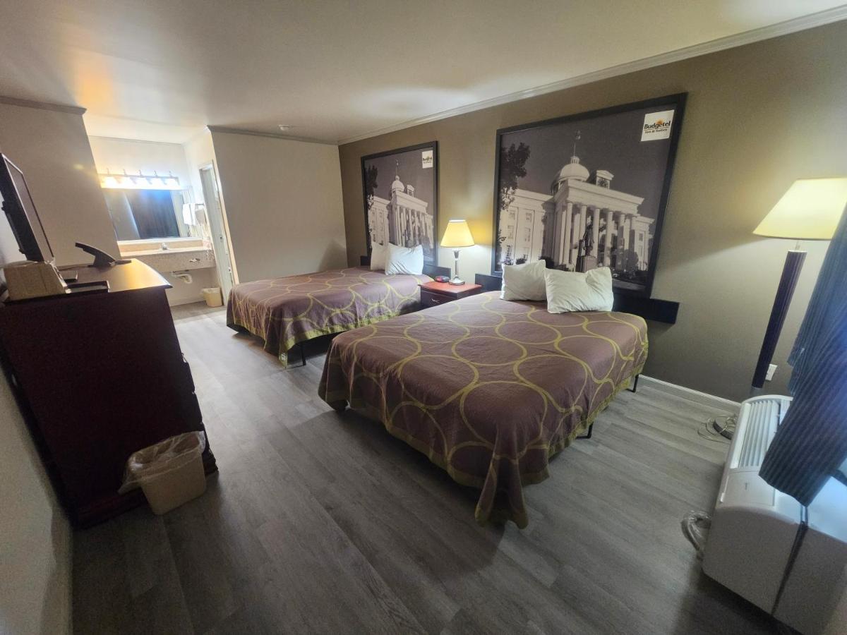 Budgetel Inn & Suites — photo 18