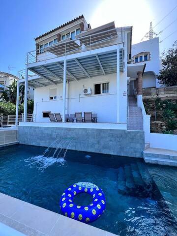 Appartement C dans une villa avec piscine & jacuzzi