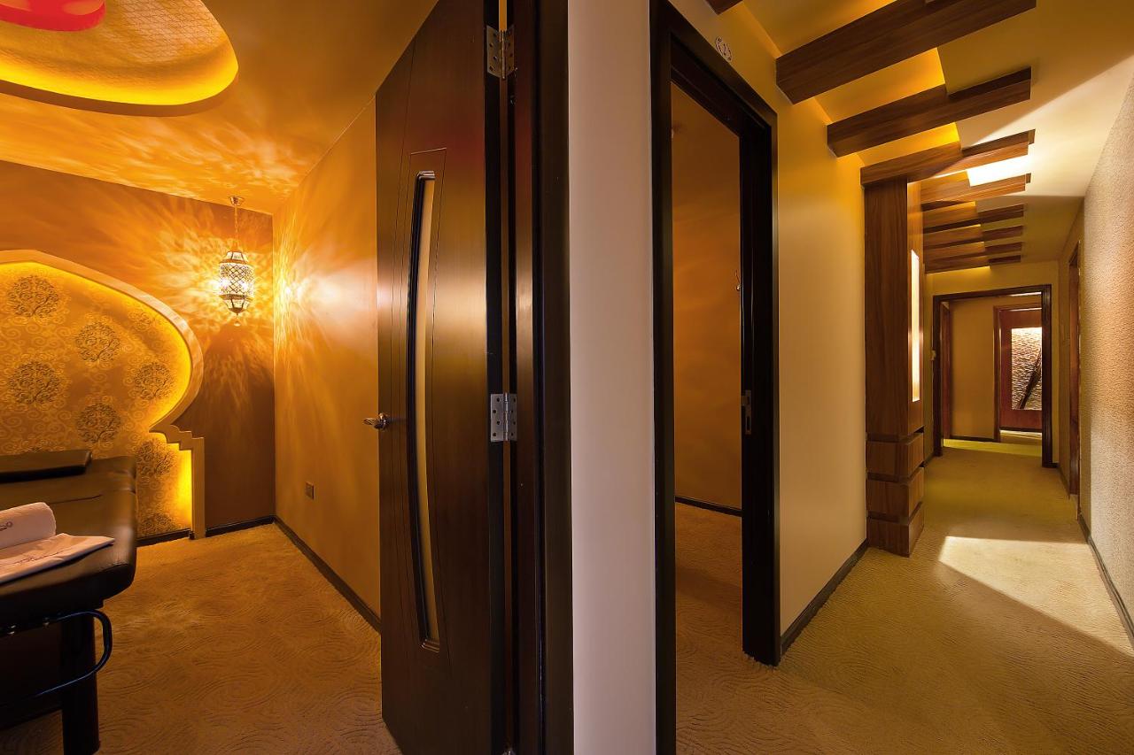 Lotus Grand Hotel photo