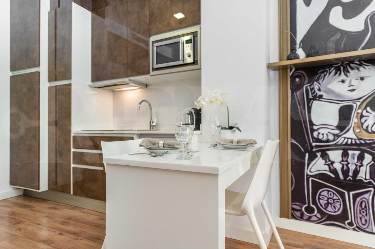 Paloma & Claude Suite Picasso-Inspired REMS - 5