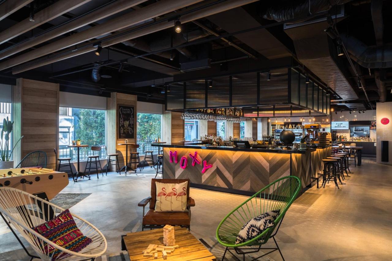 Stylish rooms, lively atmosphere, communal spaces