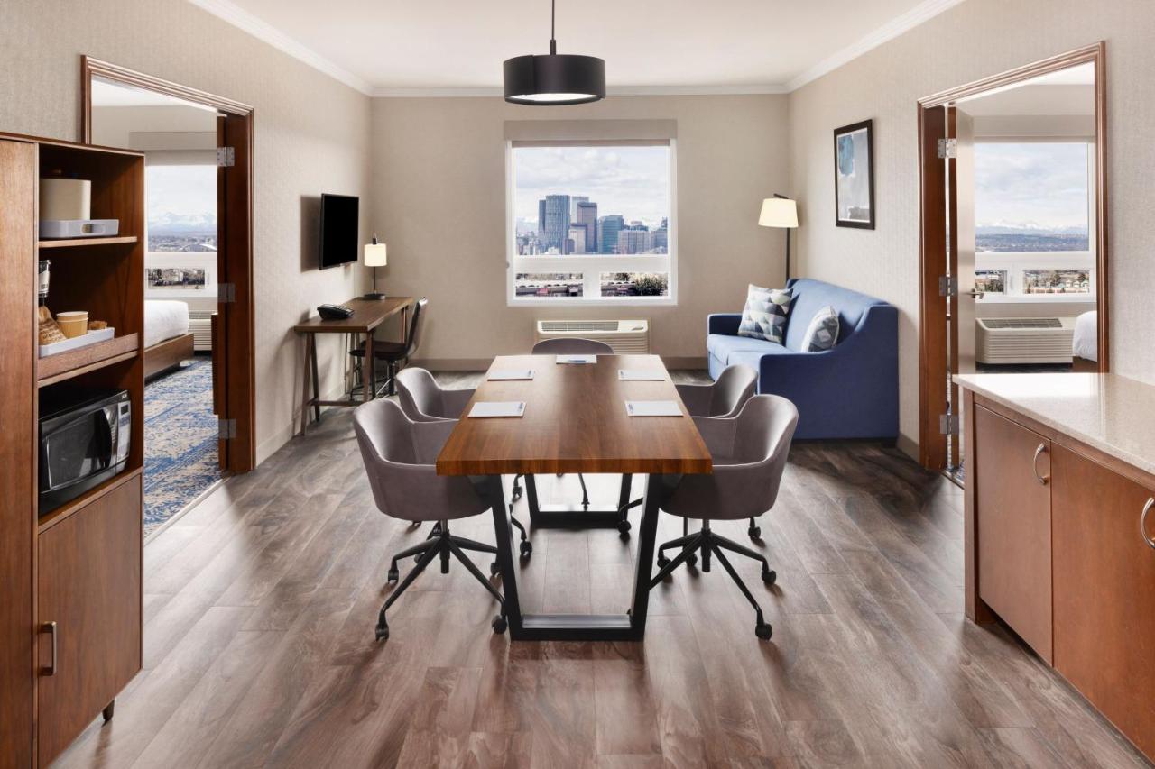Four Points by Sheraton Calgary Airport photo