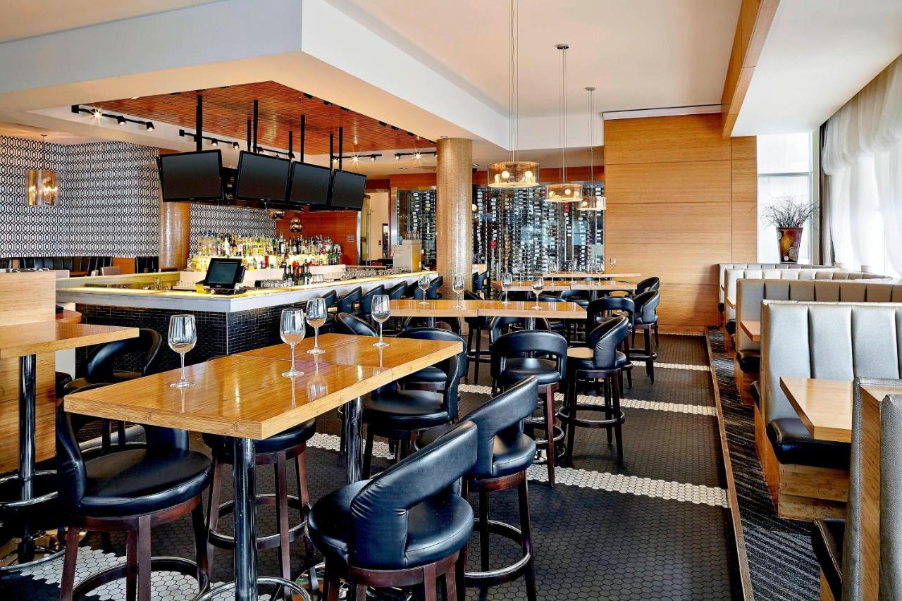 Four Points by Sheraton Calgary Airport photo