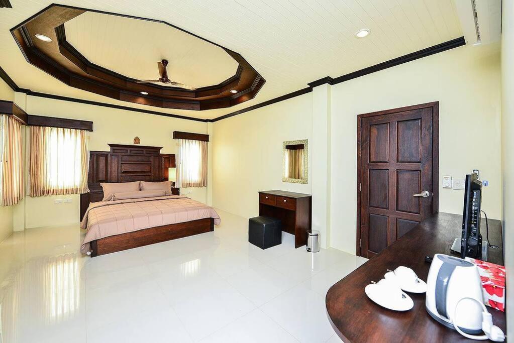 Unique&Nice 7BD pool villa in heart Nanai Patong - 2