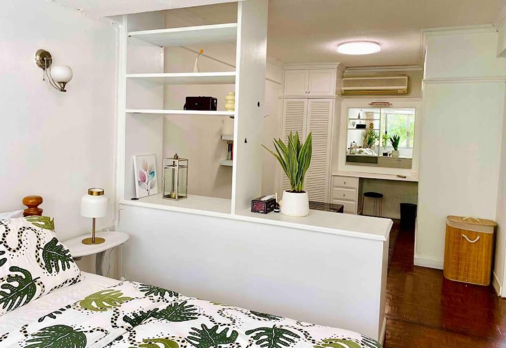 Flip Flop In Townhouse - 5