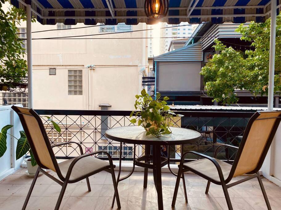 Flip Flop In Townhouse - 4