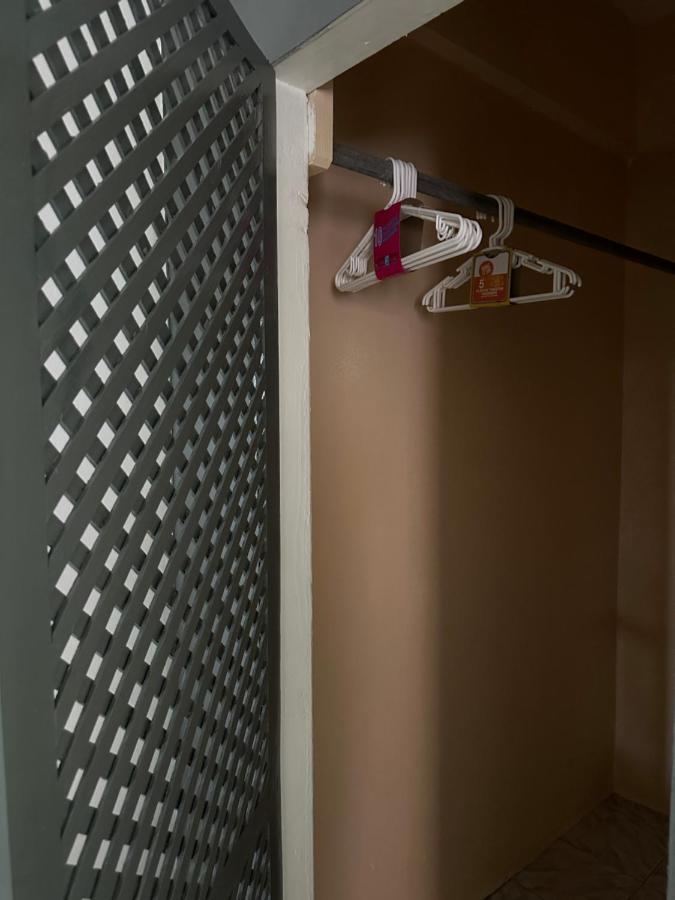 Sleeps2 - Private Pool - King Bed - AirCon - 5