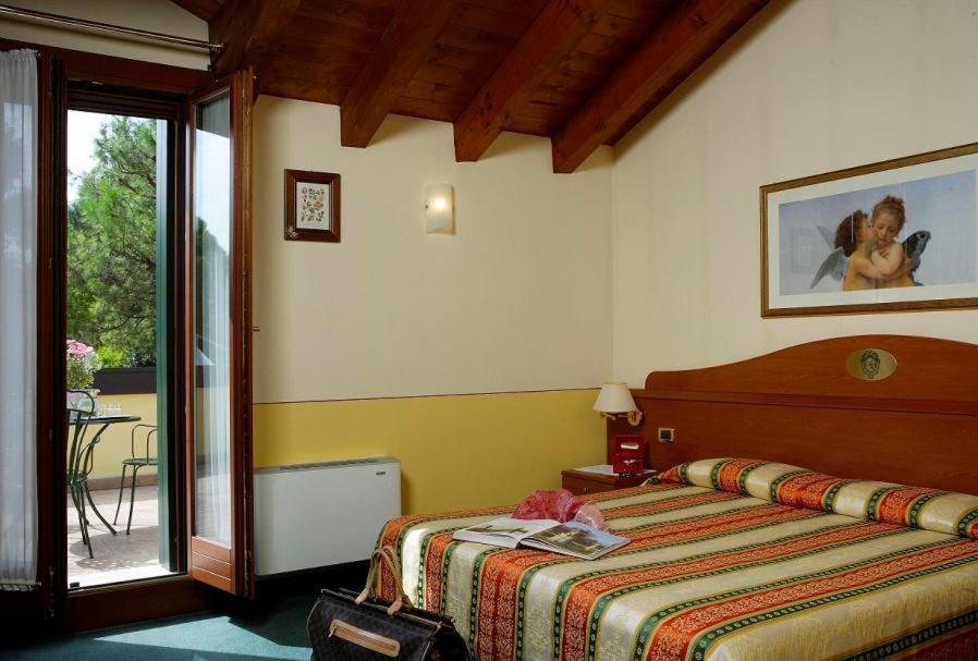 Hotel Antico Moro photo