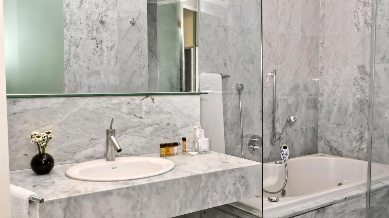 725 Continental Hotel photo