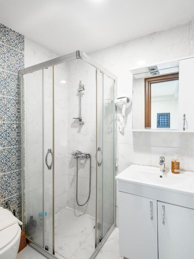 The Red Tent Social Hostel - 3