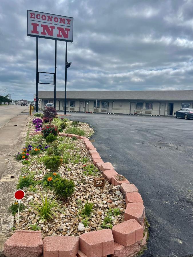 Economy Inn — photo 7