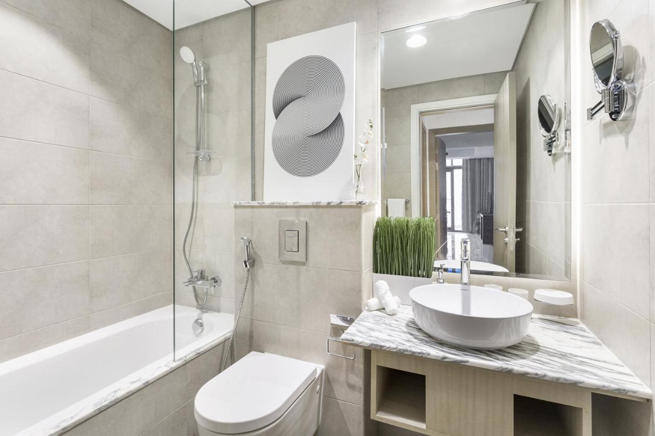 ALiving Luxury 2BR with Infinity Pool I Near Dubai Mall & Burj Khalifa I Paramount Hotel Midtown - 3