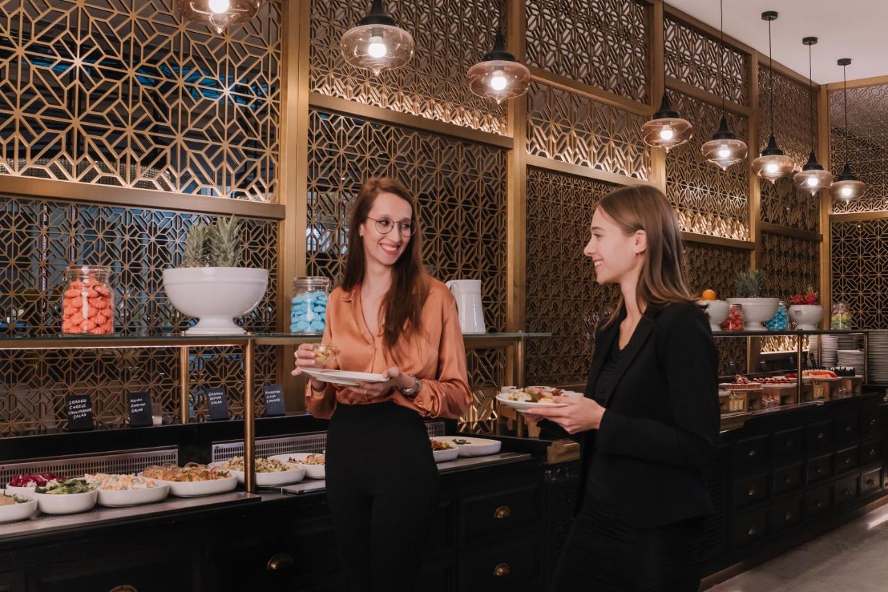 The H Dubai photo