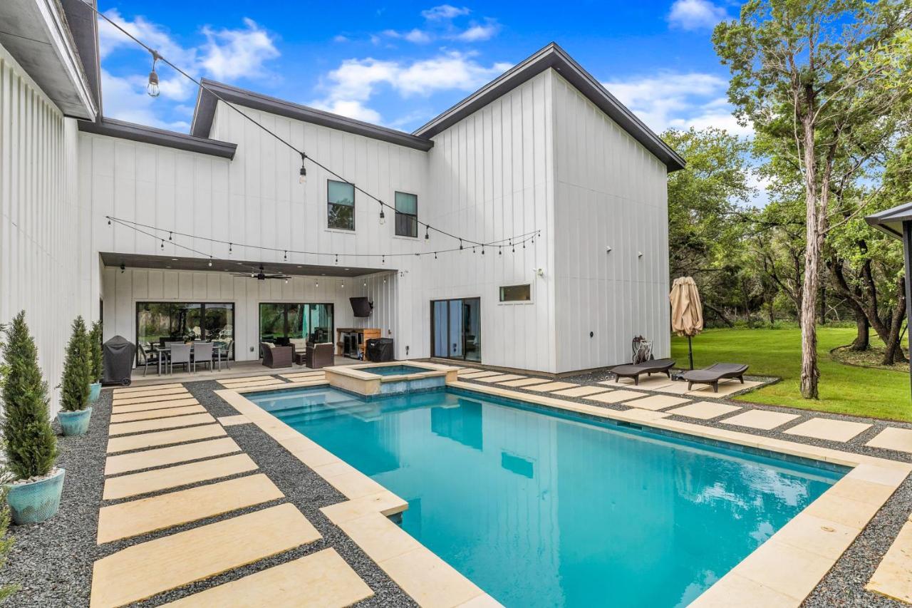 Serene Austin Stunner - 3