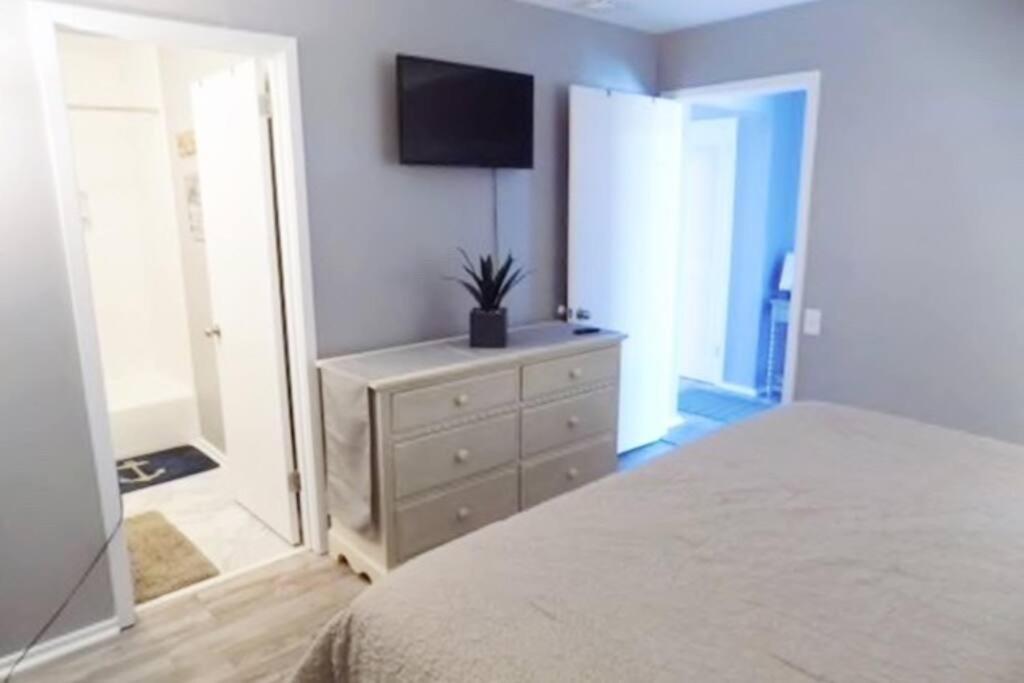 Captain's Quarters Riverfront #1 - 3