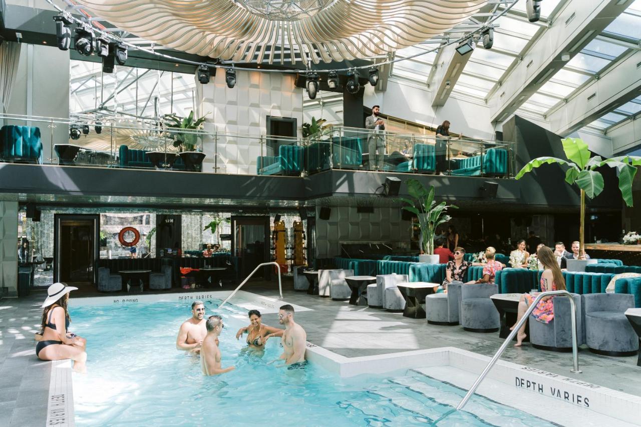 Paradox Hotel Vancouver photo