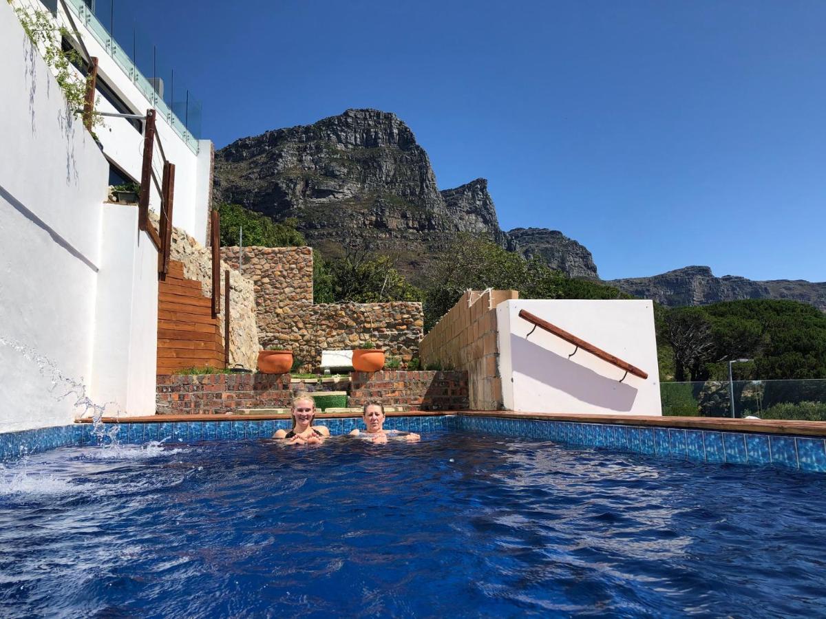 Camps Bay Blue Self-Catering Studios - 4