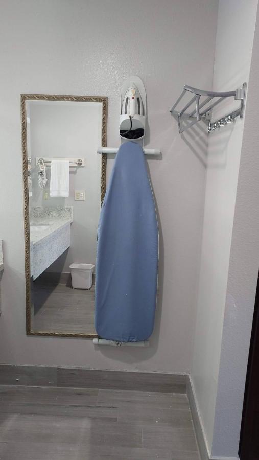 Regency Inn — photo 17