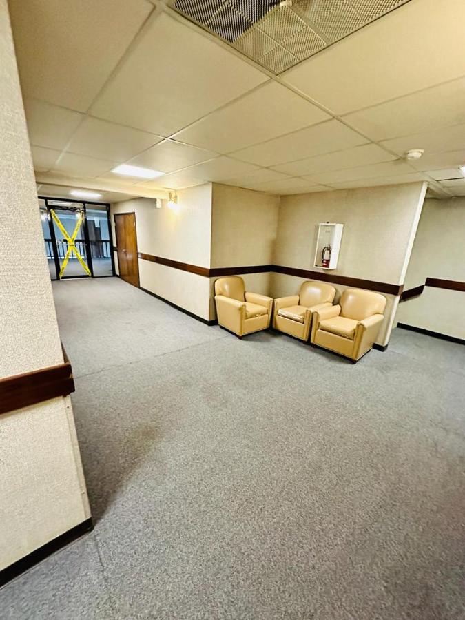Travel Inn & Suites — photo 11