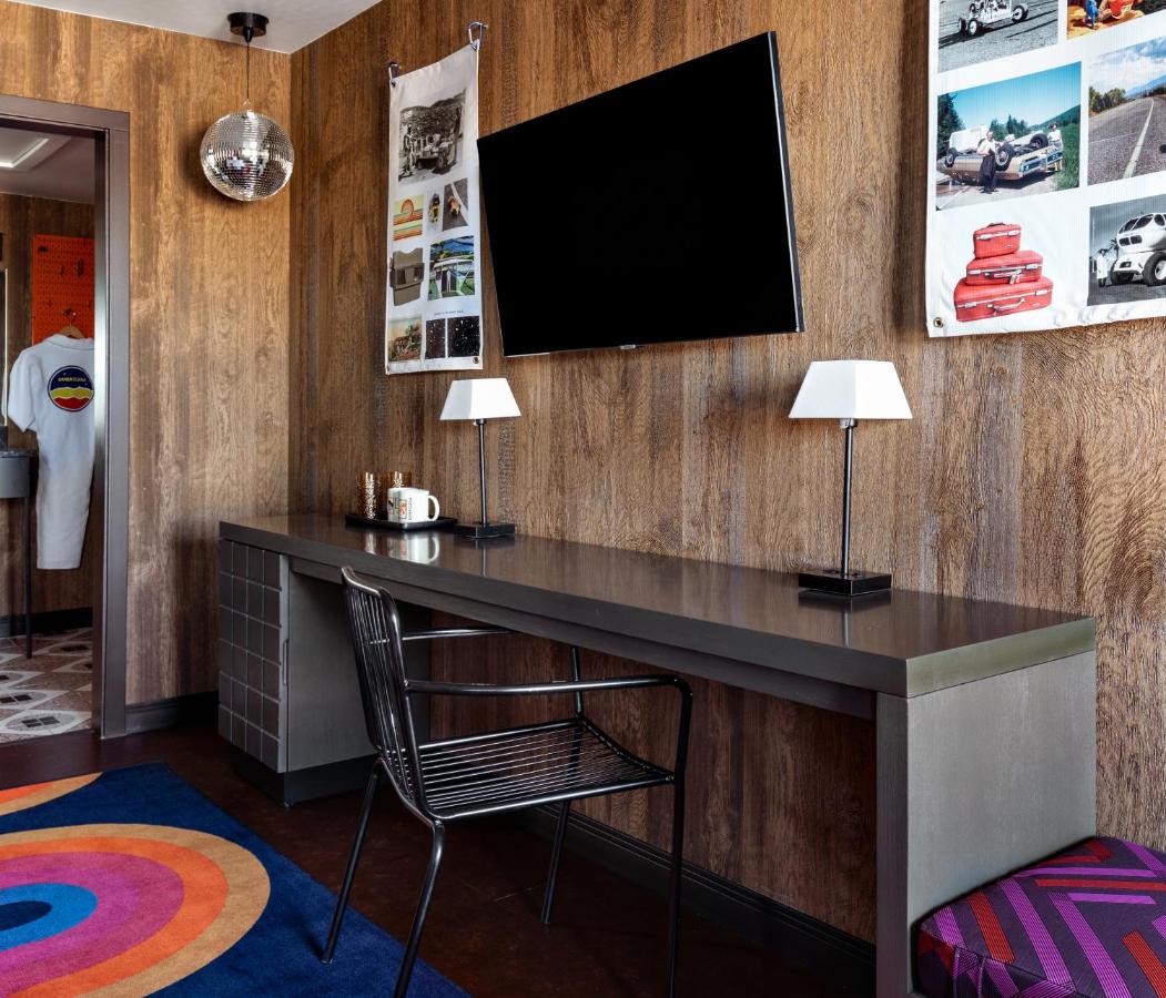 Americana Motor Hotel — photo 23