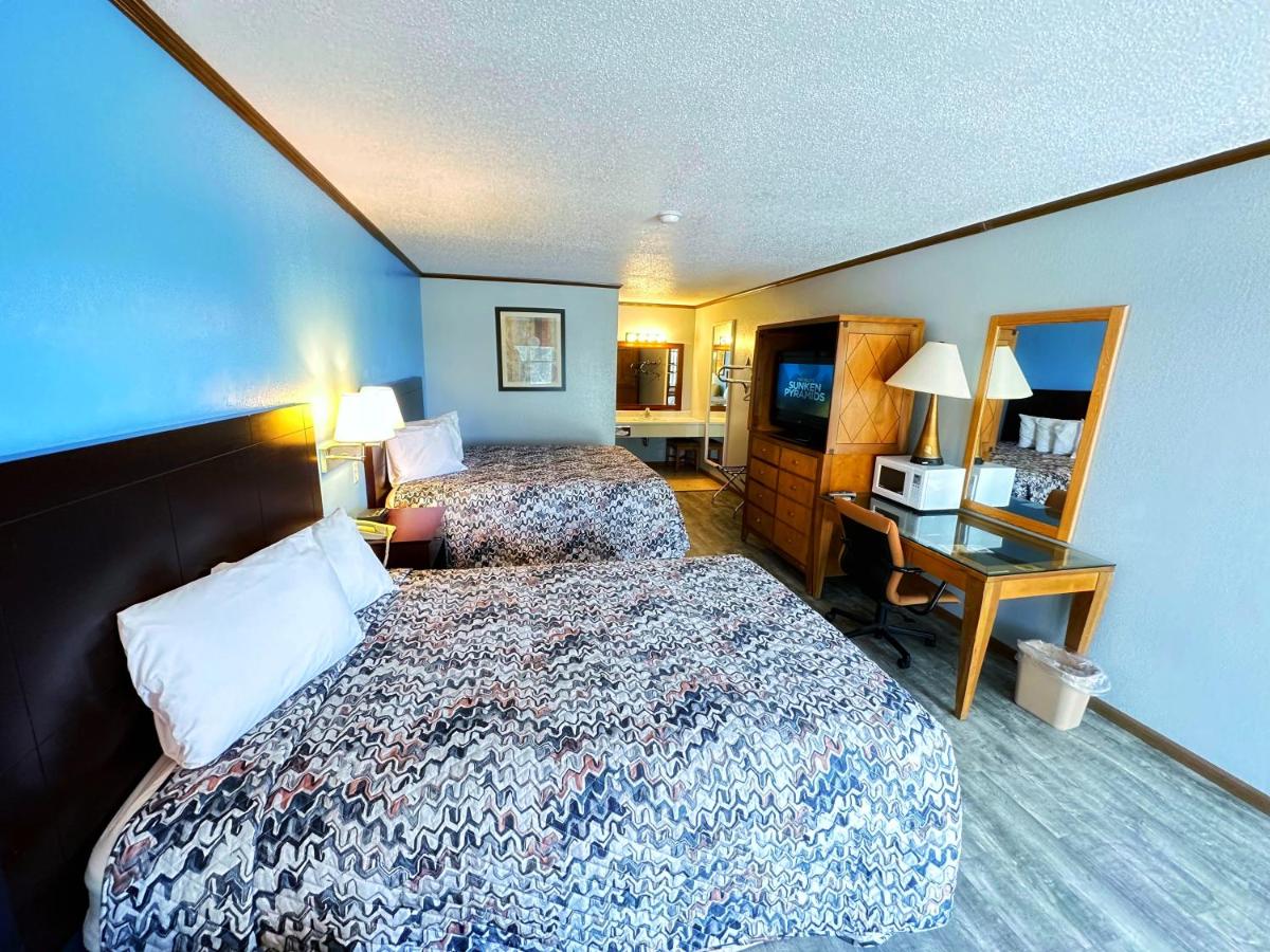 BETTY'S MOTEL — photo 12