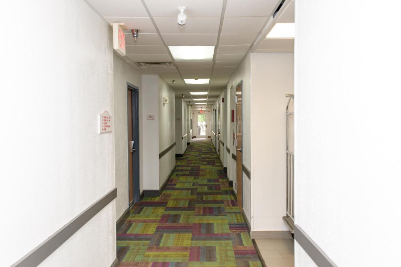 HomeTown Inn-Ringgold — photo 16
