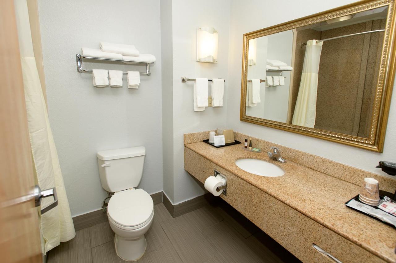 HomeTown Inn-Ringgold — photo 11