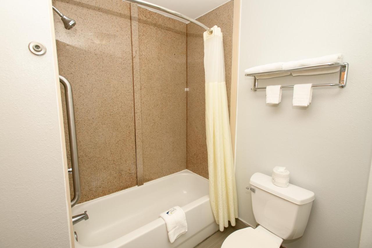 HomeTown Inn-Ringgold — photo 14