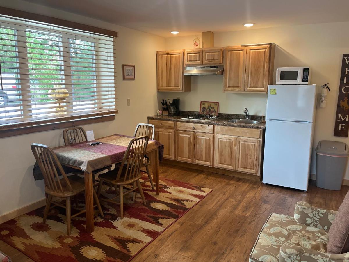 Creekside Downtown Vacation Suites — photo 19