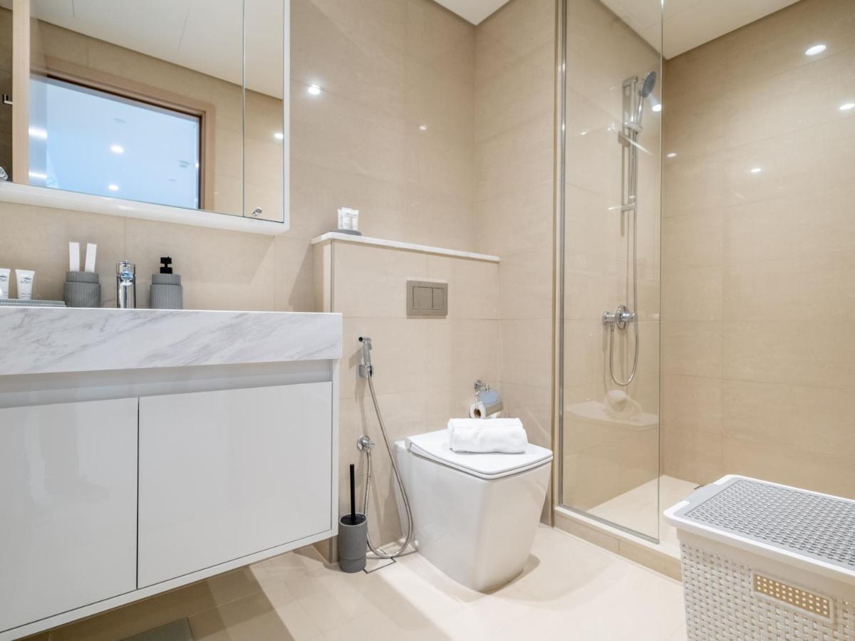 Superior 1BR In Burj Royale - Downtown Dubai - 3