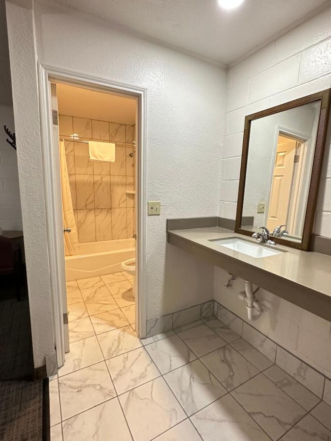 Llano Motel — photo 22