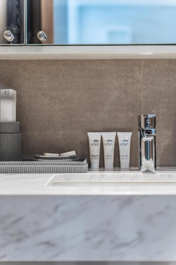 Radiant 1BR in Burj Royale - Downtown Dubai - 3