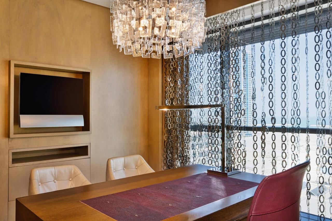 The Westin City Centre Bahrain photo