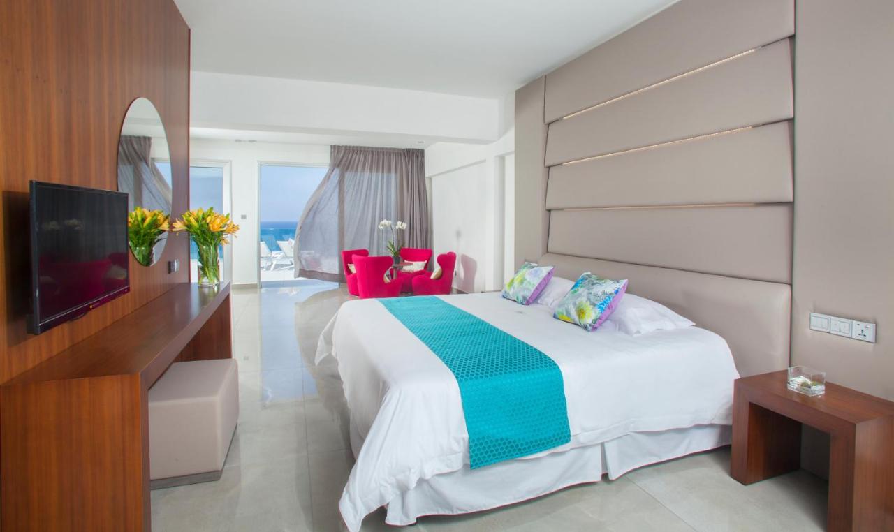 King Evelthon Beach Hotel & Resort photo
