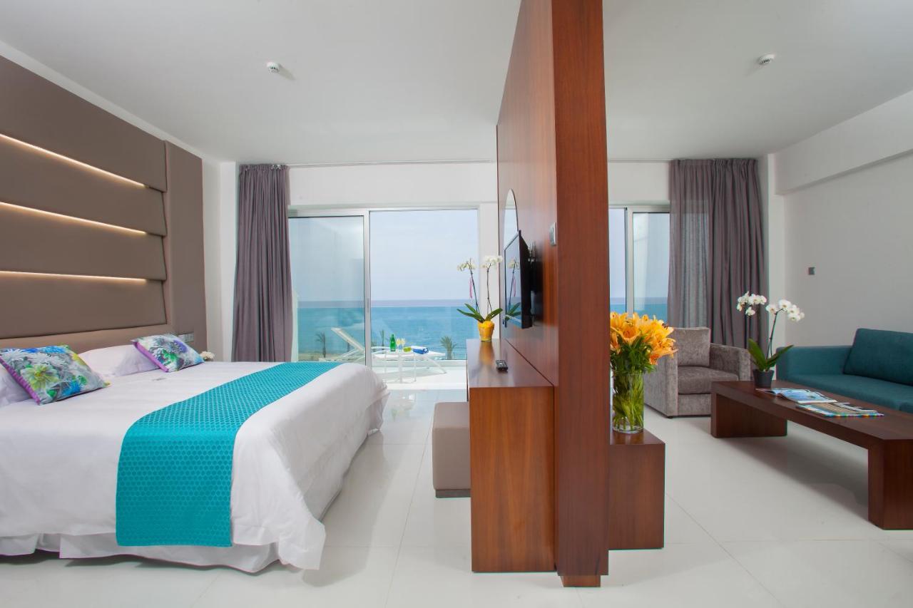 King Evelthon Beach Hotel & Resort photo