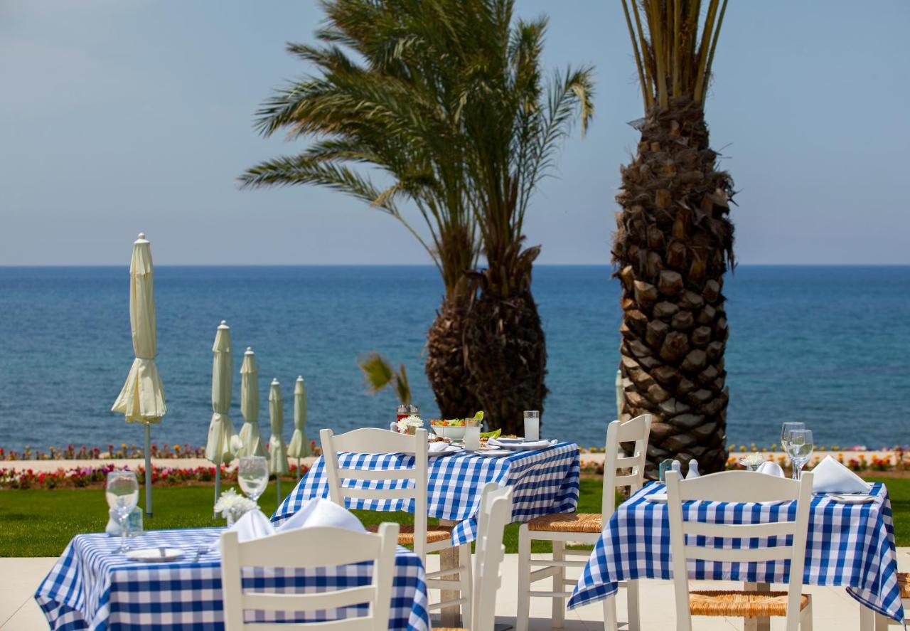 King Evelthon Beach Hotel & Resort photo