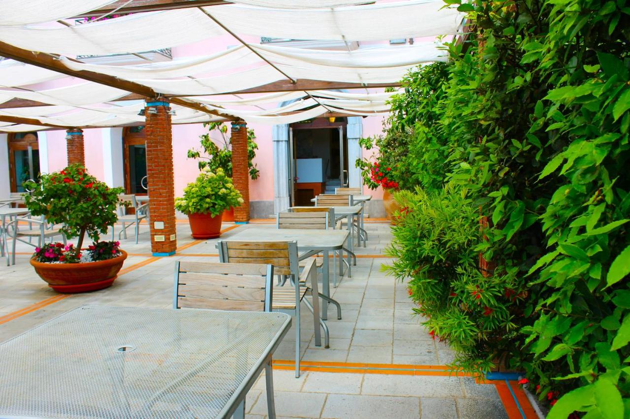 Hotel Pisacane photo