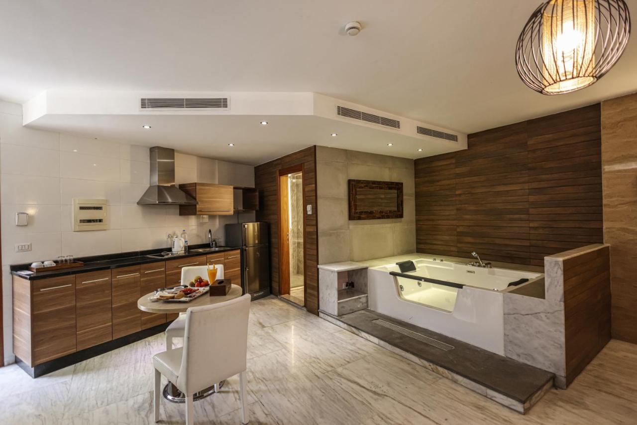 Delora Hotel and Suites photo