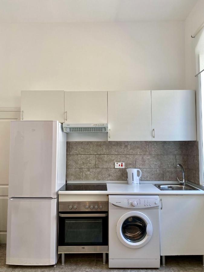 Charming 1BR just off Main Street prime location
