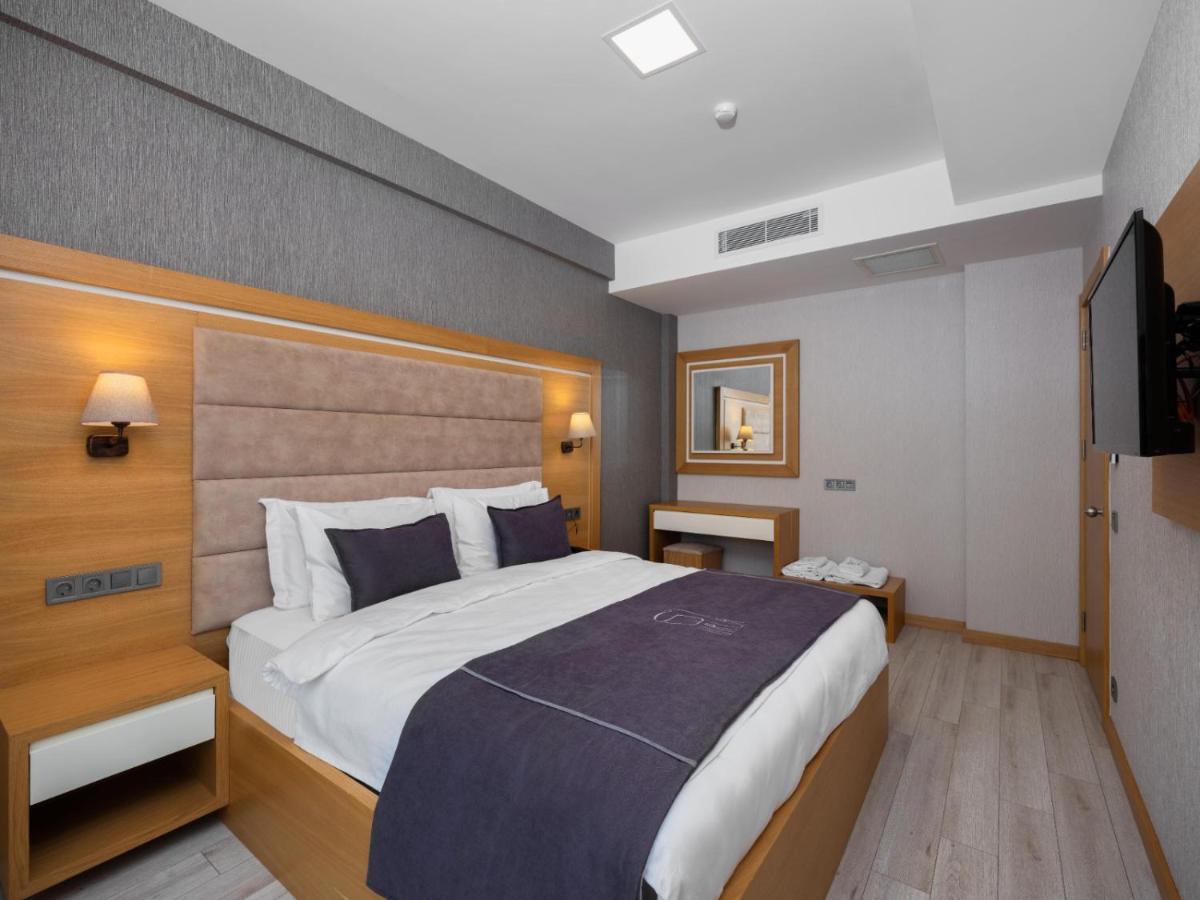 Suite with Balcony