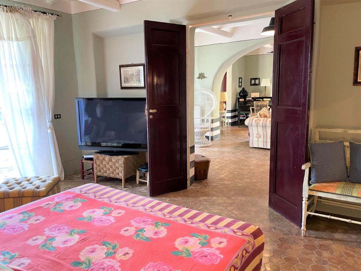 Villa La Vigna - Nella baia di Pollara, incantevole con piscina photo